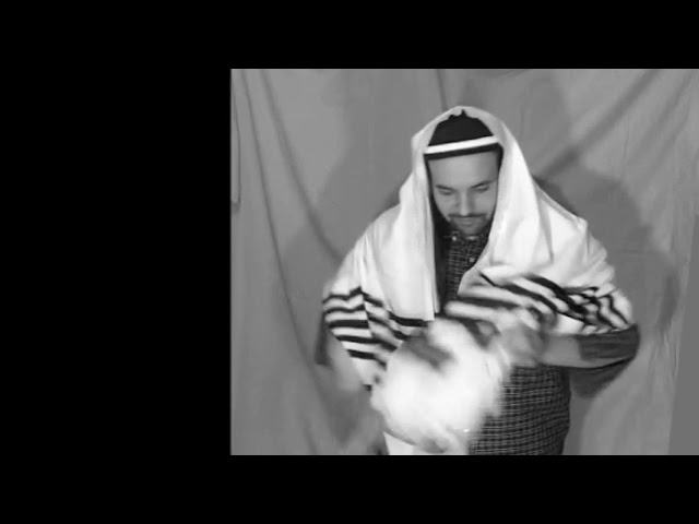 How to wear aTallit, DorDai
