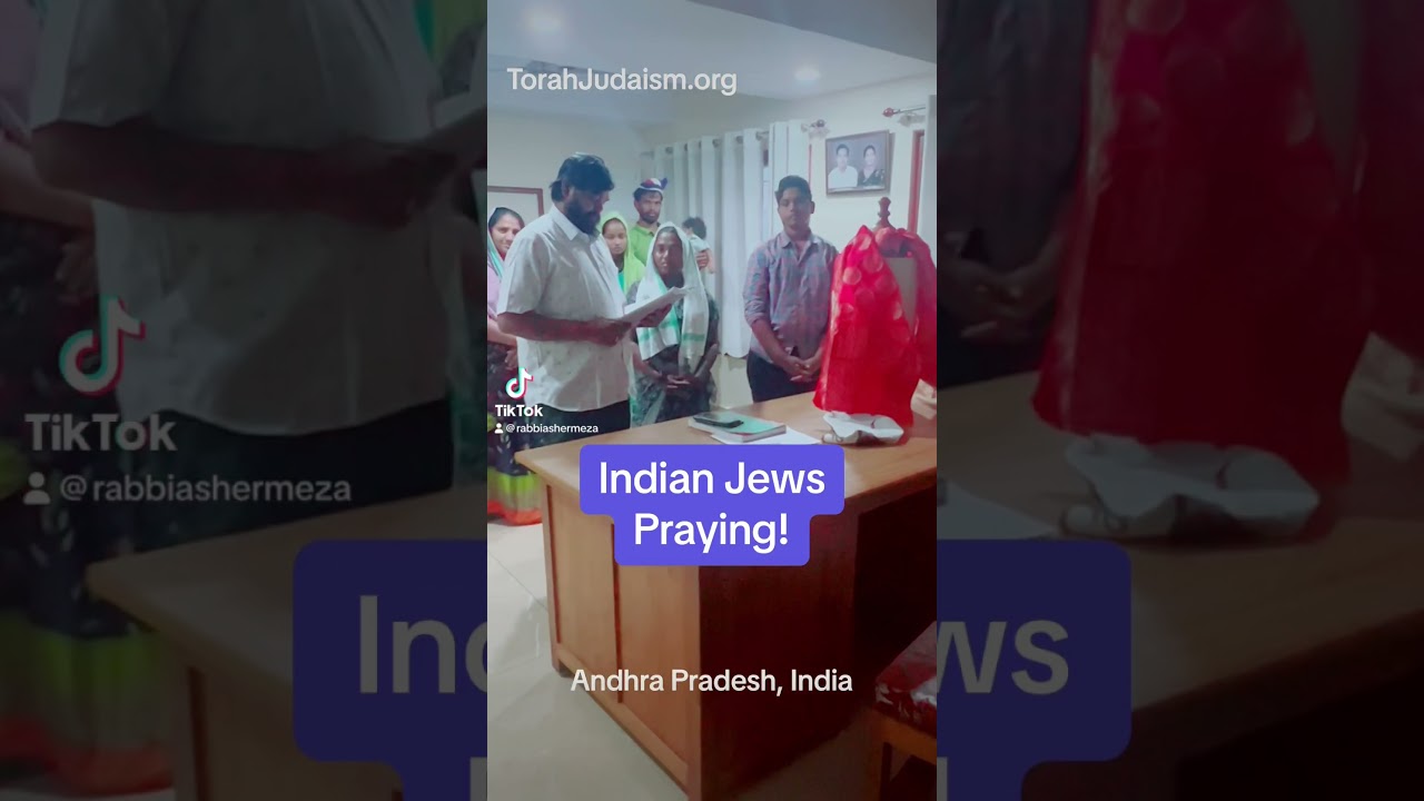 Indian Jews Praying