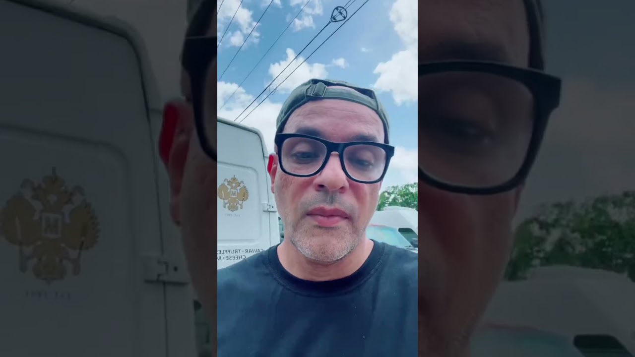 Jewish family Praying at graves in Judaism! #Torah #ashermeza #ConvertJudaism #halacha #rambam #ohel